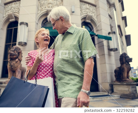 Senior Adult Couple Shopping Lifestyle Senior Adult Couple Shopping Lifestyle 32259282