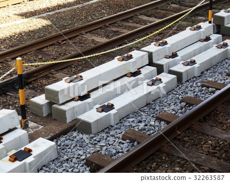 Concrete sleepers prepared for JR line exchange 32263587