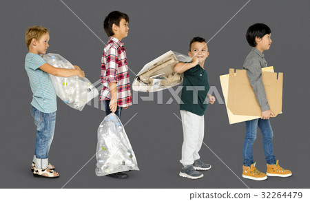 Diverse Group Of Kids Recycling Garbage 32264479
