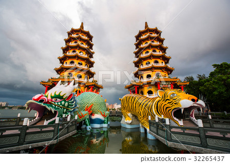 台灣高雄左營蓮池潭Asia Taiwan Kaohsiung Lake 32265437