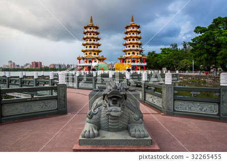 台灣高雄左營蓮池潭Asia Taiwan Kaohsiung Lake 台灣高雄左營蓮池潭Asia Taiwan Kaohsiung Lake 32265455