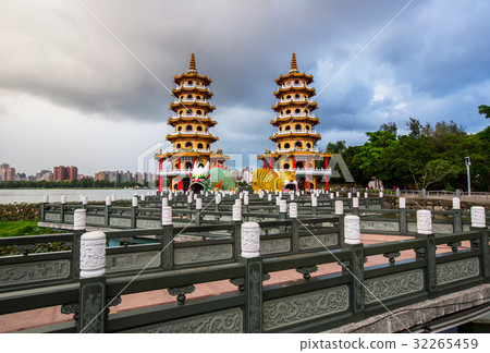 台灣高雄左營蓮池潭Asia Taiwan Kaohsiung Lake 32265459