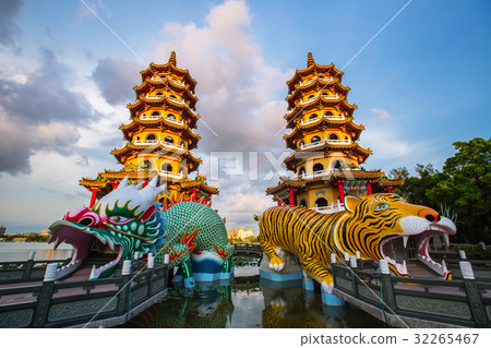 Taiwan Taiwan Kaohsiung Zuoying Lotus Pond Lake Asia Taiwan Kaohsiung Lake Taiwan Taiwan Kaohsiung Zuoying Lotus Pond Lake Asia Taiwan Kaohsiung Lake 32265467