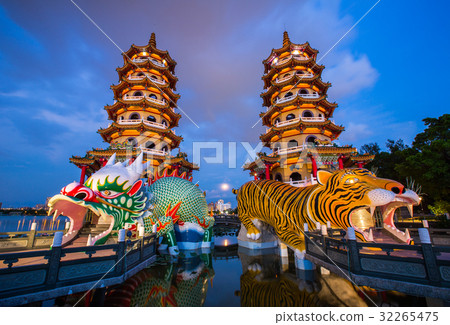 Taiwan Taiwan Kaohsiung Zuoying Lotus Pond Lake Asia Taiwan Kaohsiung Lake 32265475