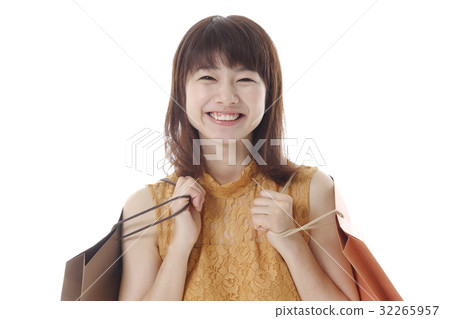 Women in shopping image 32265957
