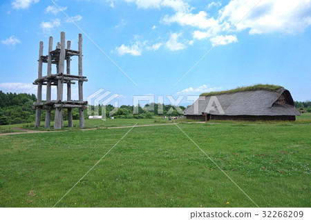 Sannai Maruyama ruins (restored large moat standing pillar building and large pit dwelling) Sannai Maruyama ruins (restored large moat standing pillar building and large pit dwelling) 32268209