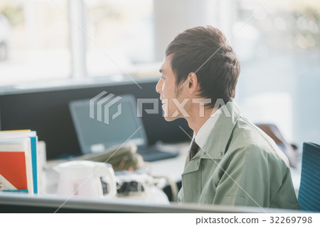 male, man, one person 32269798