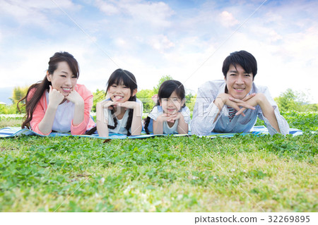 Picnic family 32269895