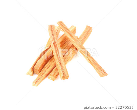 Pinus kesiya Royle ex Gordon Pinus kesiya Royle ex Gordon 32270535