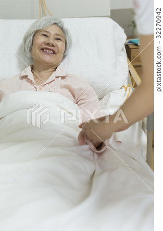 Visiting nursing care Visiting nursing care 32270942
