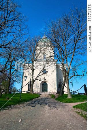 Church - a beacon of Suomenlinna 32271178