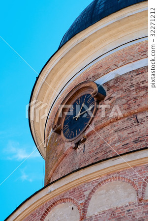 The clock on the old tower 32271212
