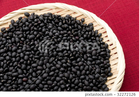 Black bean (cowpea) in Okinawa Miyakojima 32272126
