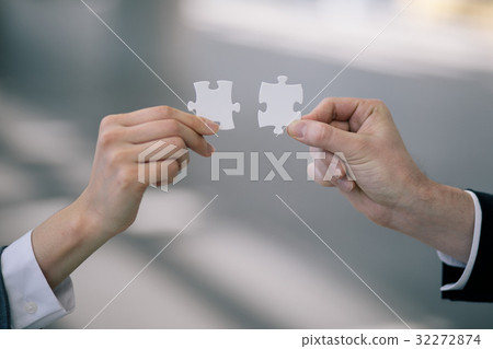 Jigsaw puzzle 32272874