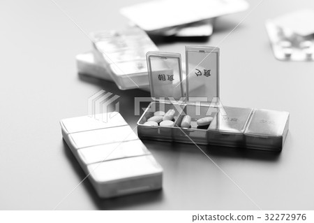 Medical image pill case medication management anti-accident monochrome ver 32272976