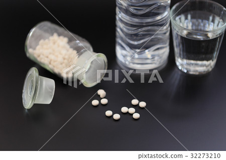 醫療圖像藥盒藥物管理事故預防顏色ver 醫療圖像藥盒藥物管理事故預防顏色ver 32273210