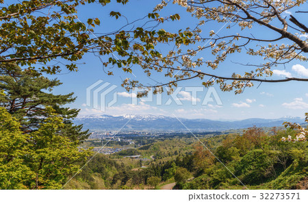 從春日山城遺址本丸Tensori站標記想要的風景 從春日山城遺址本丸Tensori站標記想要的風景 32273571
