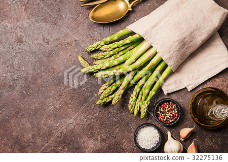 Bunch of fresh asparagus Bunch of fresh asparagus 32275136
