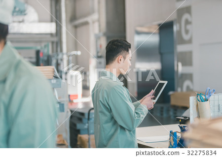 工廠 男人 男 32275834