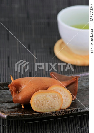 曬黑的黑色背景 曬黑的黑色背景 32277320
