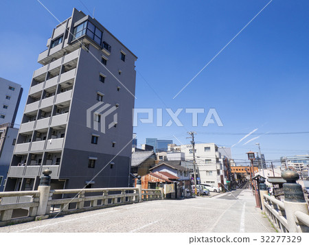 Nagoya City Nishi-ku Urban Landscape Goujyo Bridge overlooks the Dogonji Temple Shopping Street Symbol Arch 32277329
