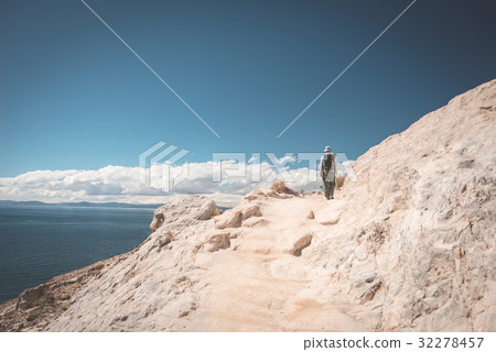 Backpacker exploring the inca trail 32278457