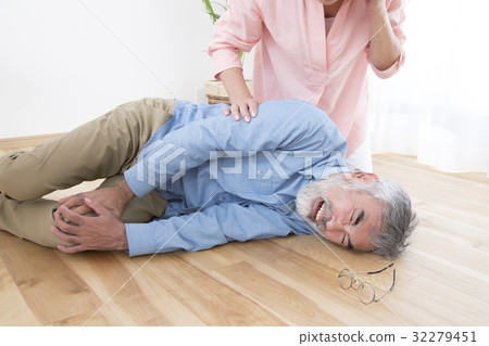 Fracture of falling old elderly people 32279451