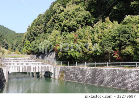 大津排水渠 32279697