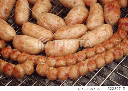 Grilled sausages at the market 32280745
