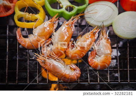 thai fresh water shrimp grilled on barbecue stove thai fresh water shrimp grilled on barbecue stove 32282181