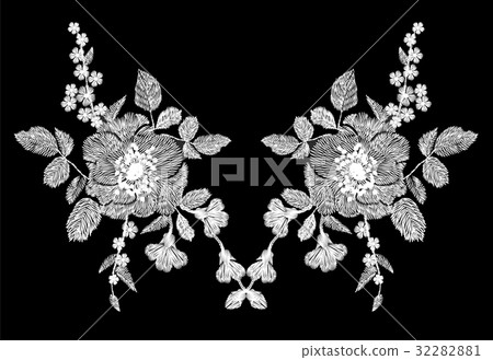 Embroidery white floral pattern with poppy Embroidery white floral pattern with poppy 32282881