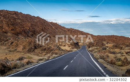 Road at El Teide national reserve, Tenerife. Road at El Teide national reserve, Tenerife. 32284302