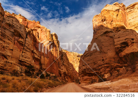 Canyonlands Canyonlands 32284516