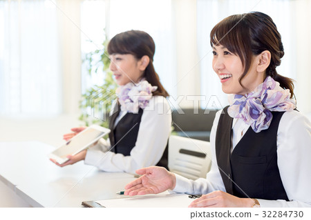 Young lady, 2 people, receptionist, best 32284730