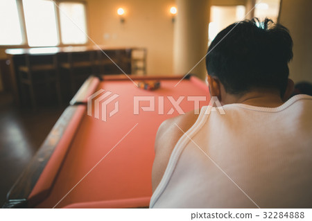 pool, male, man 32284888