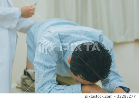 the buttocks, the backside, injecting 32285277