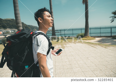backpacker, backpackers, male 32285401