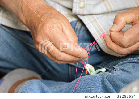 Craftsman's hand Craftsman's hand 32285654