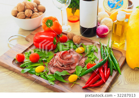 表設置用酒桌用烤牛肉 32287013