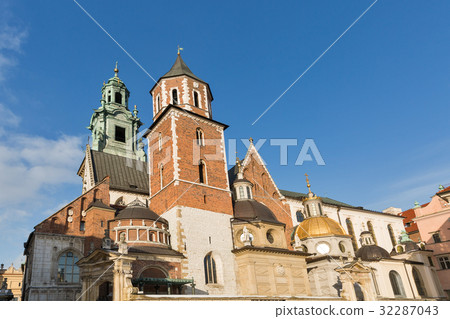 Wawel castle in Krakow, Poland 32287043