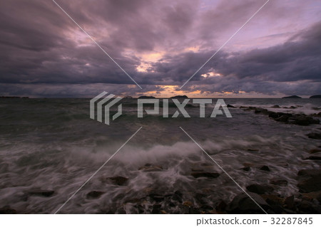 Sunset at rocky beach in Sabah, Malaysia 32287845