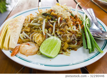 Pad Thai is the ultimate street food Pad Thai is the ultimate street food 32290446