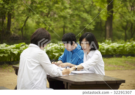 女孩,校友 女孩,校友 32291307