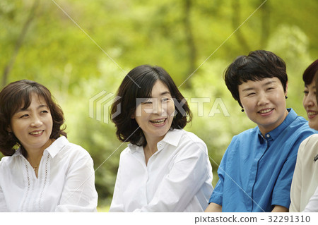 女孩,校友 女孩,校友 32291310