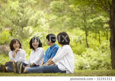 女孩,校友 女孩,校友 32291311