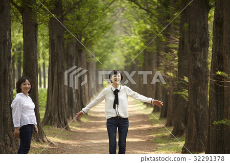 女孩,校友 女孩,校友 32291378
