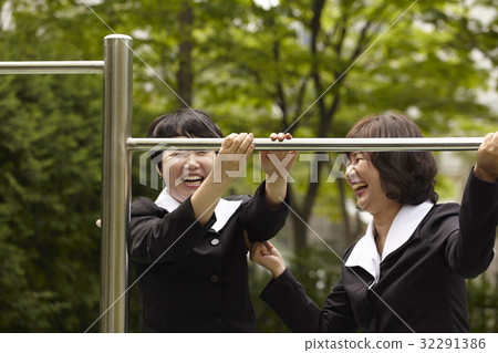 女孩,校友 女孩,校友 32291386