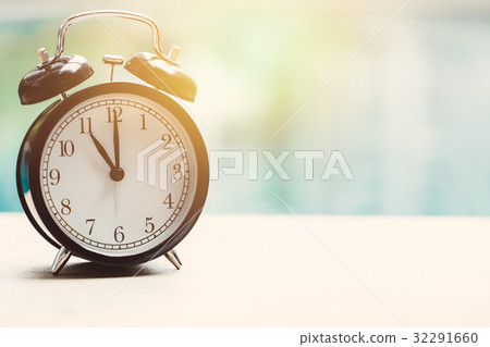 11 o'clock retro clock at the swimming pool  32291660