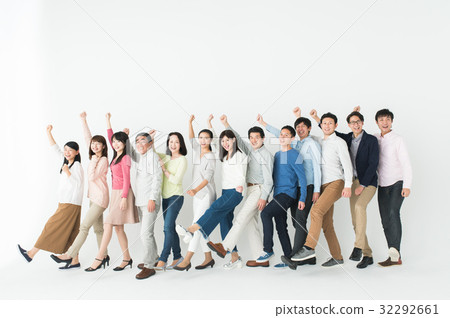 水平排列的成年人數量 水平排列的成年人數量 32292661