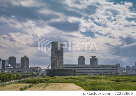 有明江東區的公寓和建築工地 32292669